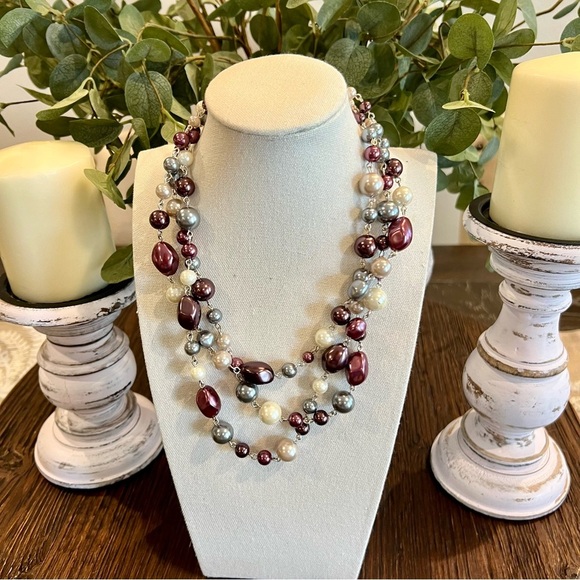 Elegant Multi-Strand Pearl Necklace - Picture 1 of 6